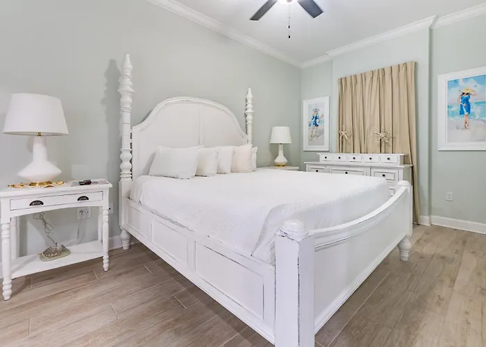 Phoenix Gulf Towers 706 Apartment
